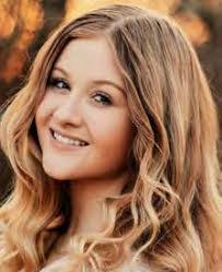 Summer Branham's Instagram, Twitter & Facebook