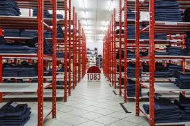 L'objectif, ambitieux, est de relocaliser toutes les étapes de la fabrication d'un jean : Visite De L Atelier De Jeans 1083 A Romans Entreprise Et Decouverte