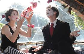 The dresden dolls are part of an underground dark cabaret movement that started gaining momentum in the early 2000s. Watch The Dresden Dolls First U S Show In Five Years Alternative Press