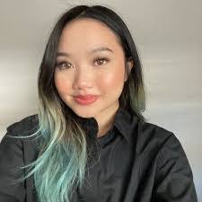 Vanessa Saechao's Instagram, Twitter & Facebook