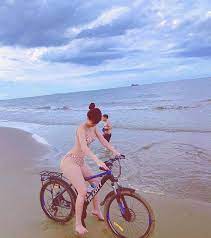 Bà là vợ của đại gia huỳnh uy dũng (còn có biệt danh là dũng lò vôi). Co Giao Máº§m Non Nghá»‡ An Chá»‰ Cach Ä'á»ƒ Co Than Hinh Ä'Æ°á»£c Vi NhÆ° Bau Váº­t