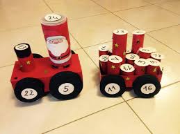 Activité manuelle maternelle automne bricolage printemps maternelle bricolage de noel toujours pour le marché de noël, des photophores fait à partir de boites de camembert vu ici et je vous remet. Calendrier De L Avent Avec Le Pere Noel Dans Son Tracteur Education Enfance Fr