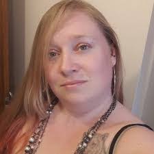 Sarah Tryon's Instagram, Twitter & Facebook