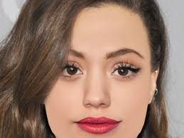 Sarah Jeffery Head