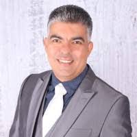 Vanessa Downey's Instagram, Twitter & Facebook