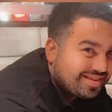 This beautiful lady in my kitchen (devon) *edit* it's a handsome guy 😉