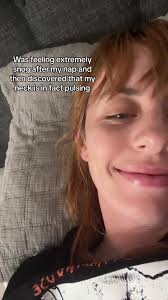 Neck Pulsing Afternap: Soothing Christmas Song Reaction