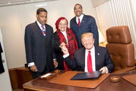 Along with his older sister christine and younger brother alfred daniel williams, he grew up in the city's sweet auburn. Who Are Those Mlk Family Members Expressing Support For Trump Afro
