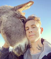 When 900 years old you'll be… look as good you will not 🙌🏼 🐴 👵🏻🧙🏼‍♀️