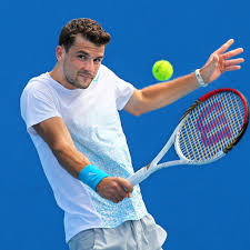 Stan wawrinka's racquet is smaller and with the lead tape it's also heavier than the yonex vcore being a yonex sponsored player, stan wawrinka uses yonex tennis apparel and the excellent over. The Death Of The One Handed Backhand The New York Times