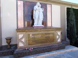 Pin On Celebrity Headstones Cemeteries More