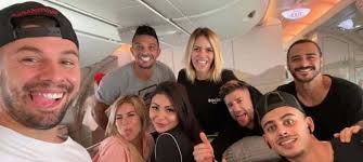 Smart dubai delivers customer, financial and resource & infrastructure impact spanning the six city dimensions of smart living, smart economy, smart governance, smart mobility, smart environment, and smart people. Les Marseillais A Dubai Une Saison Pleine De Surprises Et D Emotions Mce Tv