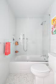 Supaya nggak bingung memilih, yuk simak 20 inspirasi pilihan rak kamar mandi berikut ini! Desain Kamar Mandi Pakai Westapel Dan Betap Cek Bahan Bangunan