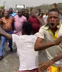 Sunday igboho, was arrested in cotonou, benin republic on on tuesday morning that igboho was arrested by the operatives of brigade criminelle (criminal. Breaking Tension As Security Agents Attempt To Arrest Sunday Igboho Video