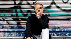 The three now known as weird genius started making music together in year 2016. 4 Fakta Reza Arap Youtuber Indonesia Yang Dikontrak Gushcloud Kumparan Com