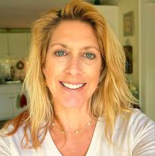 What car or cab service is recommended from Albany Airport to Hudson late  at night?