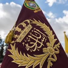 Ia memiliki perawakan yang gagah serta wajah yang rupawan. His Majesty Presents Supreme Commander Banner To Hamzah Bin Abdul Mutalib Brigade Khalid Bin Al Waleed Battalion Https T Co Txpw6oxv3s Rhc On Twitter