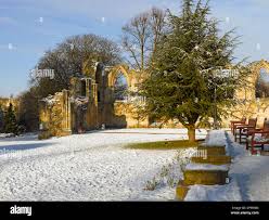 St marys church covered in snow hi-res stock photography and images - Alamy