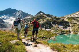 Les chutes au cœur de la nature offrent un spectacle impressionnant, un lieu où puiser de nouvelles. 10 Randonnees Familiales A Faire Avec Les Enfants Detours En France
