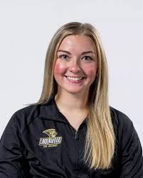 Anna Larose's Instagram, Twitter & Facebook