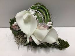 Grabgesteck Grabschmuck Urnengrab Gesteck Grab Allerheiligen Calla Winterlich Herz Moosherz Rose Grave Arrangument Grave Flowers Longlasting Flower Studio Handmade How To Make