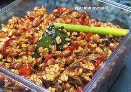 Cara membuat sambal goreng tempe yang enak sederhana spesial dengan bahan berupa tempe goreng bisa dilakukan dengan resep masakan sebagai berikut: Resep Orak Arik Tempe Teri Oleh Sonita Novrianti Cookpad