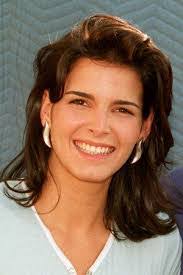 Margo Curtis's Instagram, Twitter & Facebook