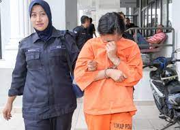 Di mahkamah sesyen sepang pula, ahmed abdullah. Empat Pelajar Suspek Kes Langgar Lari Di Cyberjaya Ditahan Direman 4 Hari Semasa Mstar