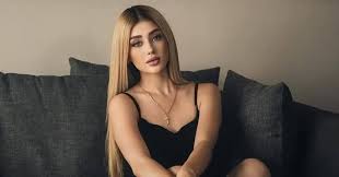 🖤😪 "Era una niña muy alegre" 🕊Familiares y amigos de Valeria Márquez se  reunieron este jueves para darle el último adiós con una misa de cu3rpo  presente en el templo de San