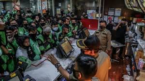 Ternyata, antusiasmenya sangat tinggi dan cukup menghebohkan. Dhlkjmbgebsvxm