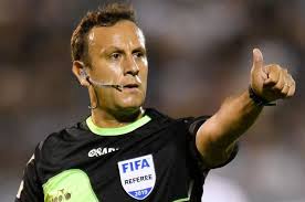 Néstor pitana es uno de los árbitros sudamericanos más destacados y con más experiencia en el arbitraje internacional. Referee Store Equipamiento Arbitros Beitrage Facebook