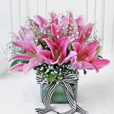 It's her day and it is amazing to make her feel special. Online Flower Delivery Send Flowers India Order Flowers 395 Igp Flowers