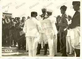 بنغازي 21 اكتوبر 1932م الجنرال رودولفو قراتزياني يتلقى ميدالية الوشاح القرمزي لإنجازاته في القضاء على المقاومة في برقة Be Women Libya Pictures