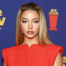 The bruce lee story, darian smalls in beautiful girls, cindy rooney in any given sunday, and. Who Is Madelyn Cline Dating The Outer Banks Star Seen With A New Man Otakukart