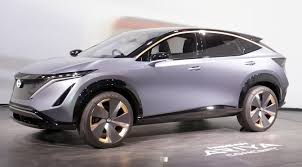 The ariya's interior looks futuristic and minimal. Ces 2020 Nissan Ariya Ev Runs 300 Miles Arrives End Of 2020 Extremetech