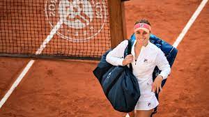 Danielle collins had a strange moment during her quarterfinal match at the french open. French Open 2020 Sofia Kenin Battles Past Danielle Collins To Reach Roland Garros Semi Finals Eurosport
