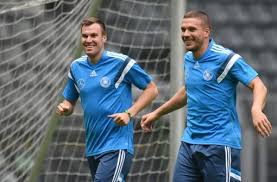 Jun 29, 2021 · lukas podolski. Podolski Grosskreutz Wette Einen Doner Fur Einmal Tunneln Fussball Stuttgarter Zeitung
