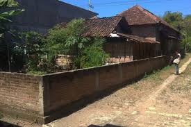 Doa agar tanah tetangga dijual sama kita. Cerita Lengkap Depan Rumah Wisnu Ditembok Tetangga Karena Kotoran Ayam Hingga Didamaikan Bupati Halaman All Kompas Com