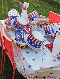 Frugal Patriotic Table Decor Ideas For Memorial Day The 4th Of July And Other Holiday Table Decorations Table Decorations Patriotic Holidays