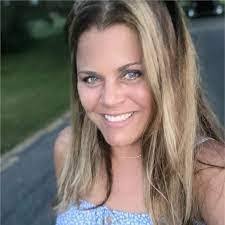 Heidi Stanger's Instagram, Twitter & Facebook