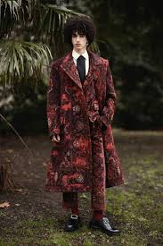 Escape Not Engagement At Alexander Mcqueen Alexander Mcqueen Menswear Mcqueen Fashion Alexander Mcqueen Men