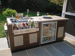 In colder climates, more rustic and classic bar designs are the style. Outdoor Bars Design Gadgets And Party Tips Entertaining