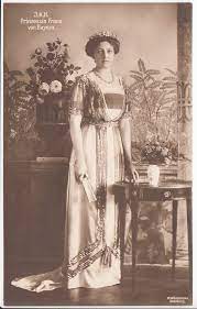 So können sie jeden morgen die vorbeiziehende landschaft genießen. Lovely Princess Isabella Of Bavaria Princess Von Croy Rare Pcd Bavaria Princess Victoria Reign