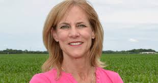 Alabama's Annie Dee stays