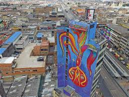 Guache On Instagram Esta En El Proceso Del Mural En San Victorino Bogota Hace Un Par De Anos Foto De Eltiempo Mural Sanvi Murales Arte Urbano Grafiti