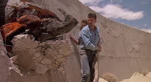With michael gross, shawn christian, susan chuang, charlotte stewart. Tremors Kicked Off The 1990s With The Decade S Own Jaws We Love 90s Horror Bloody Disgusting
