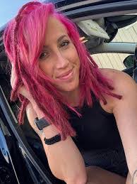 Leanne Pugh's Instagram, Twitter & Facebook