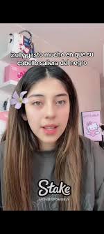 Zully Con Cabello Largo