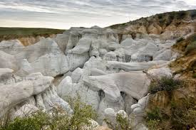 The park has a diverse ecological system, with a combination of prairie, badlands and wetlands that attracts coyote, mule deer, songbirds, horned toads, falcons, rabbits, and hawks. Hiking Paint Mines A Guide To Colorado S Colorful Interpretive Park