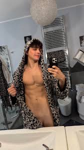 Samuele Cunto - Foto e video provocanti su Twitter e OnlyFans